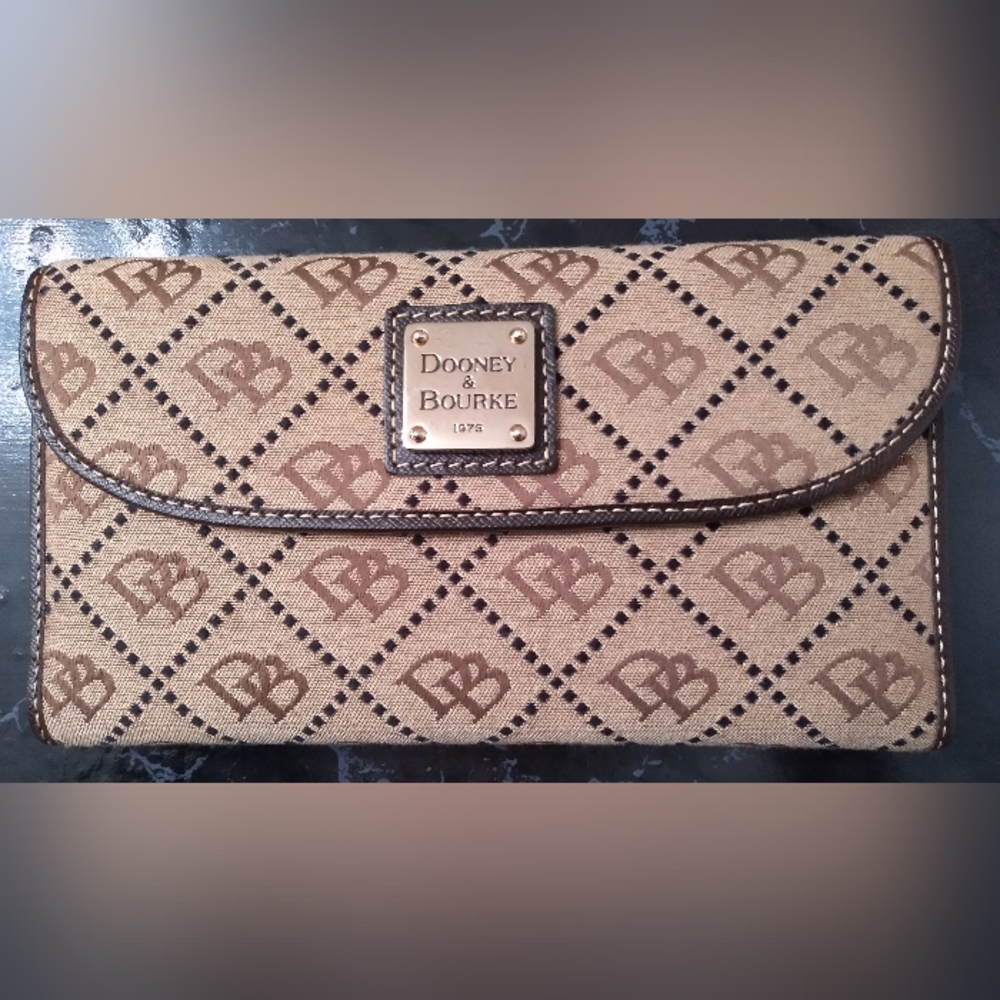 Dooney & Bourke Canvas Wallet NWT